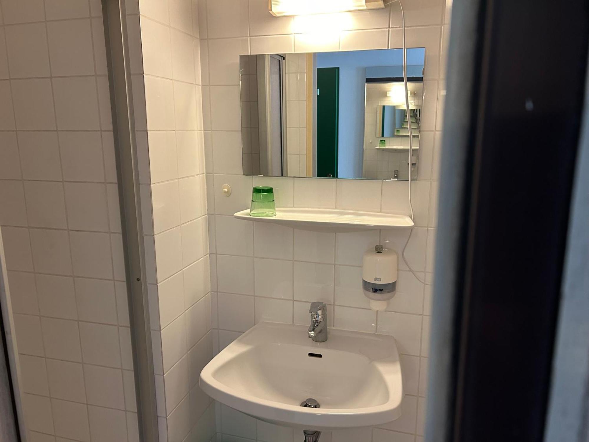 "Am Limes" Hotel Enns Bagian luar foto