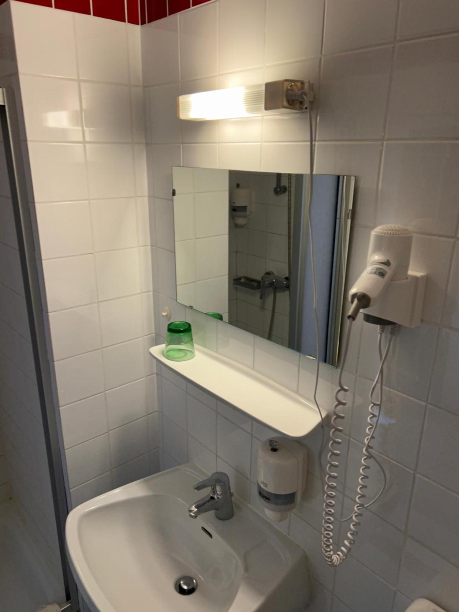 "Am Limes" Hotel Enns Bagian luar foto