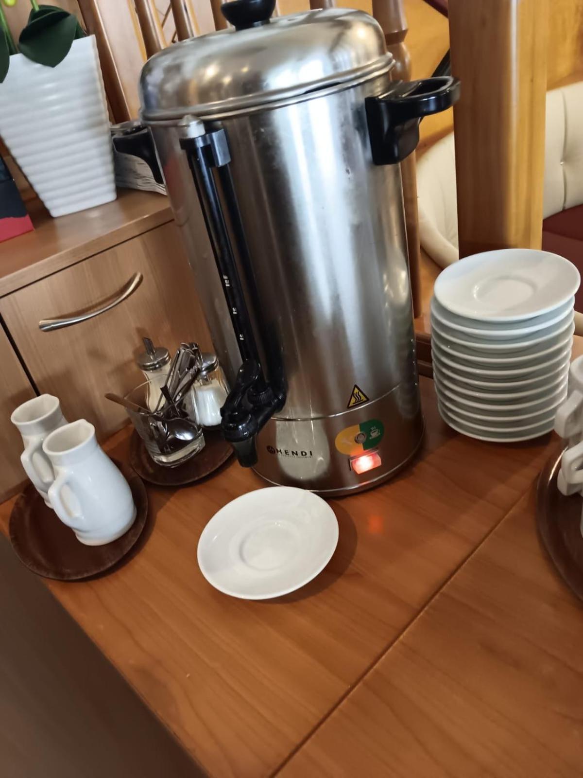 "Am Limes" Hotel Enns Bagian luar foto