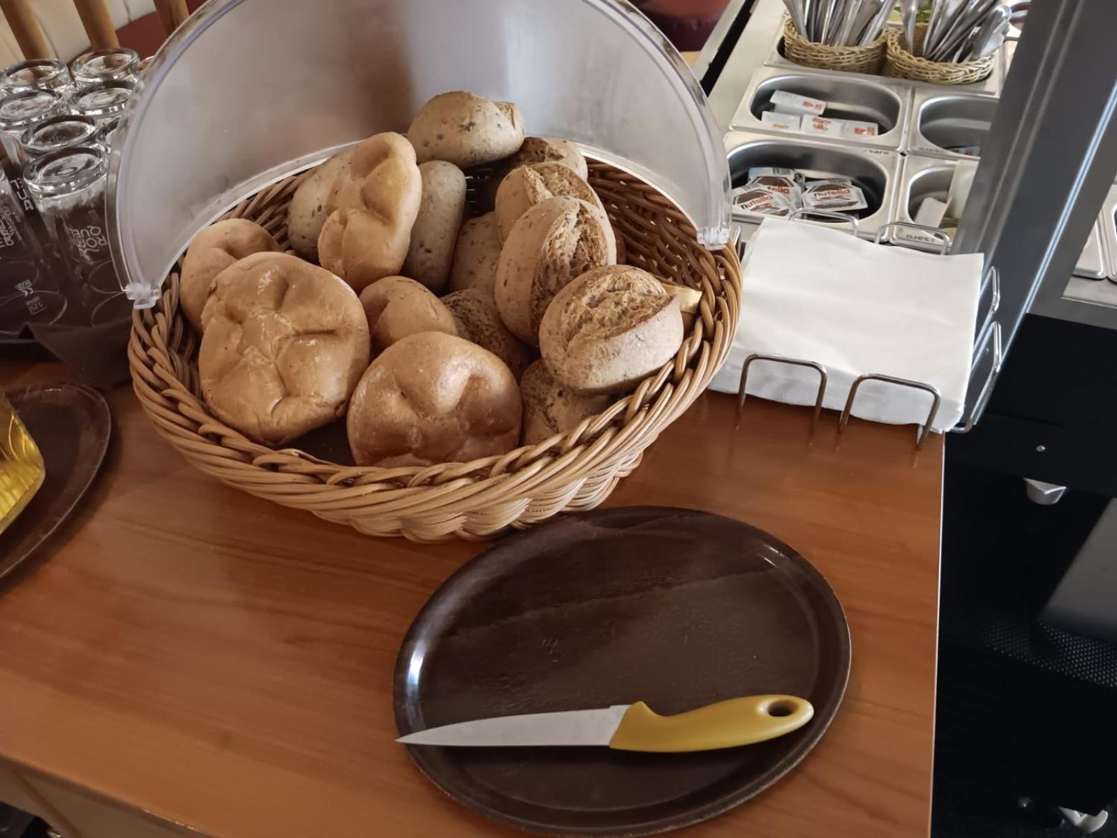"Am Limes" Hotel Enns Bagian luar foto