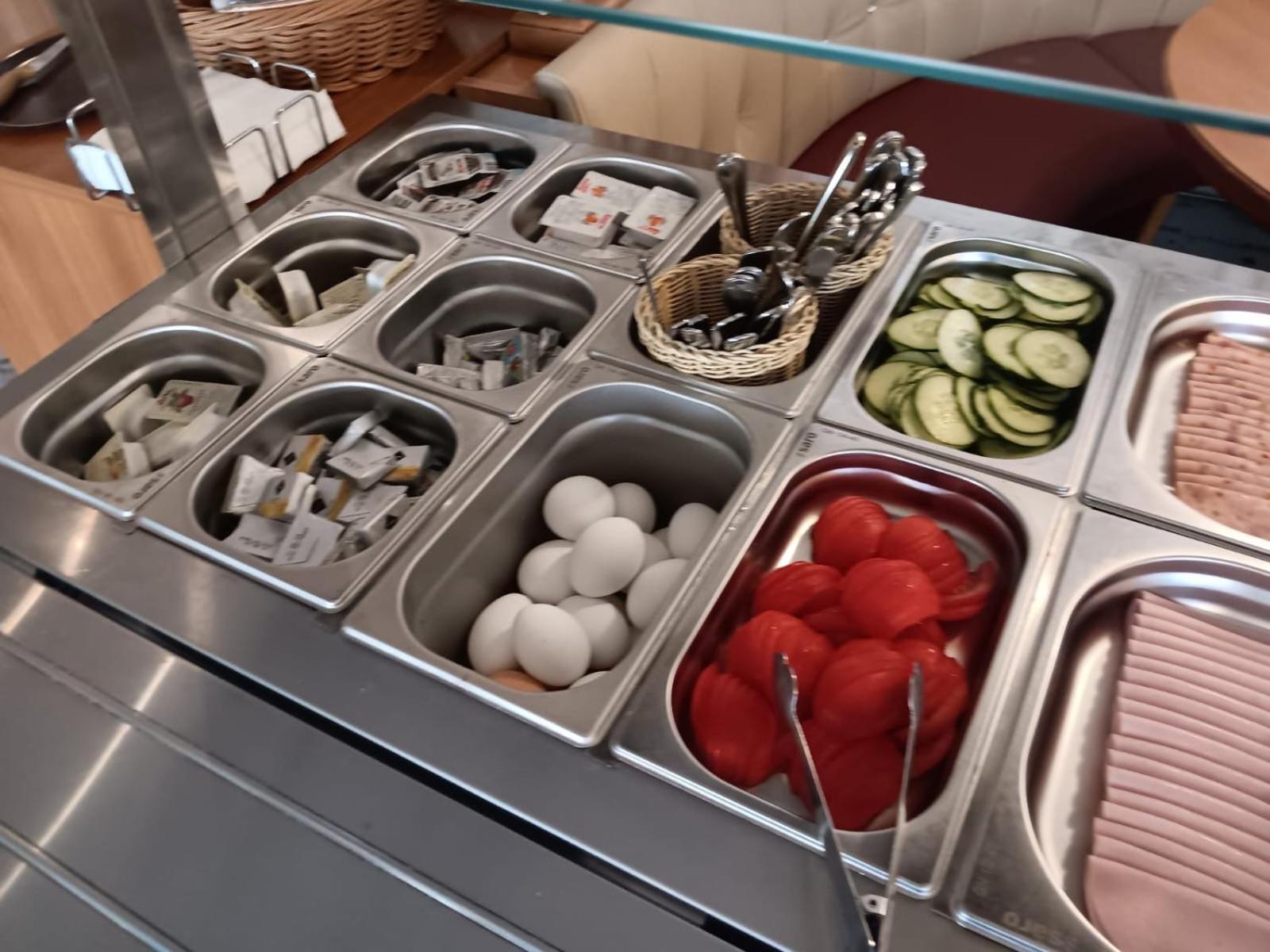 "Am Limes" Hotel Enns Bagian luar foto