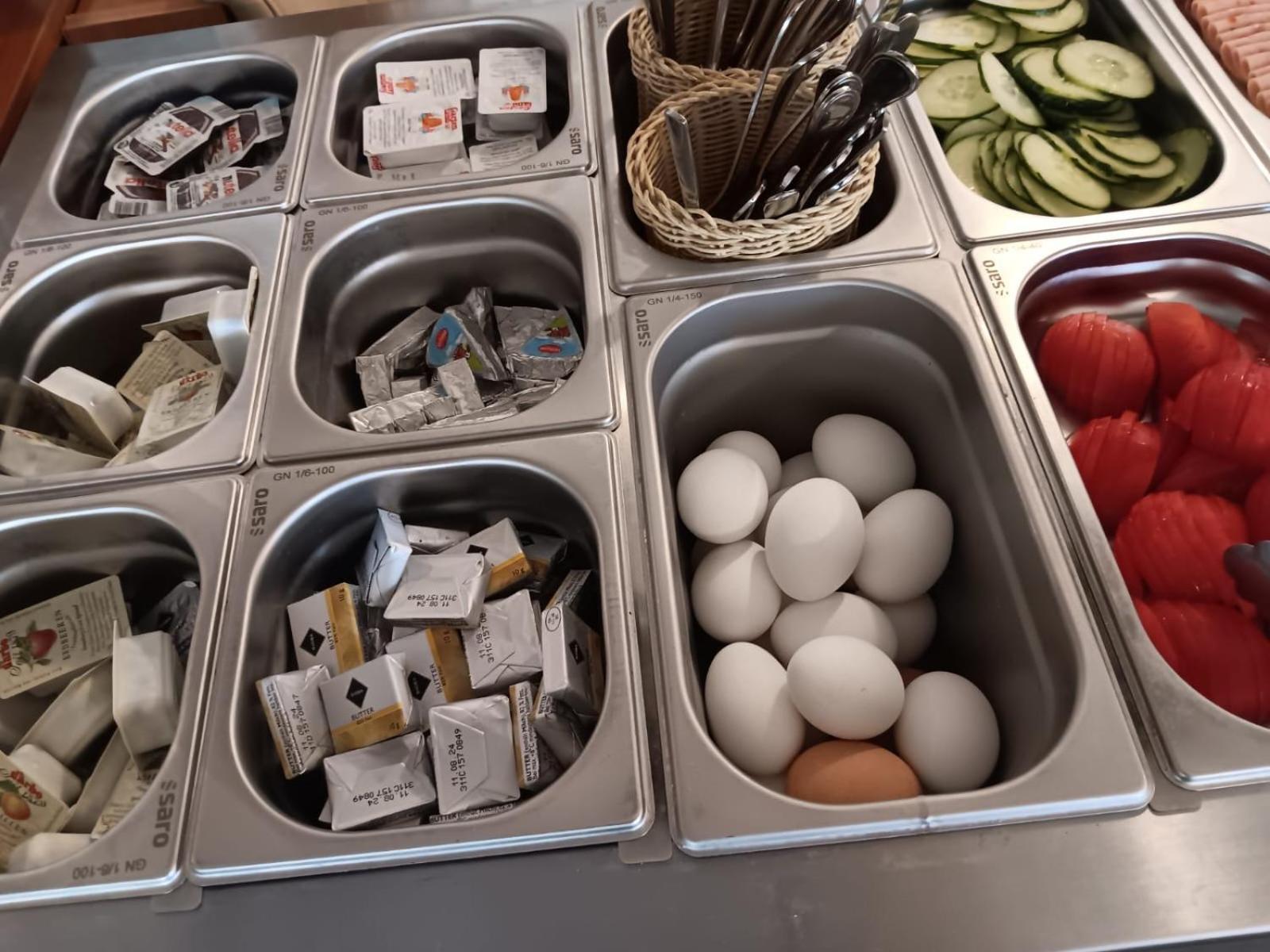 "Am Limes" Hotel Enns Bagian luar foto